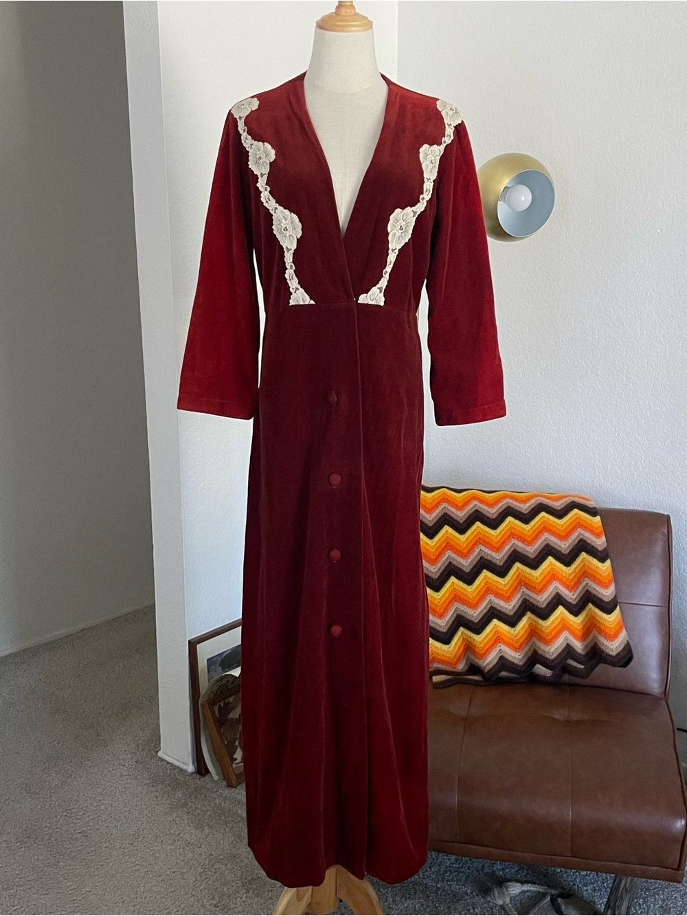 Vintage 1970s Wildflower Glam Boho Witchy Velour Lace Trim Robe Dress